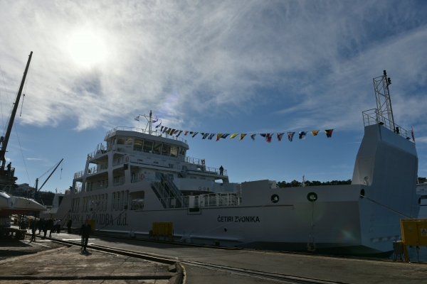 U BRODOGRADILI&Scaron;TU DALMONT D.O.O., KRALJEVICA ODRŽANA JE SVEČANA PRIMOPREDAJA M/T &bdquo; ČETIRI ZVONIKA&ldquo;